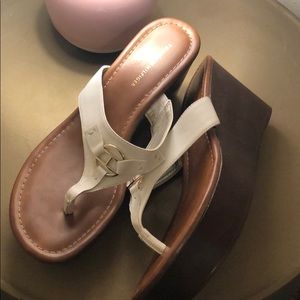 Tommy Hilfiger wedges, brown and white, sz 8
